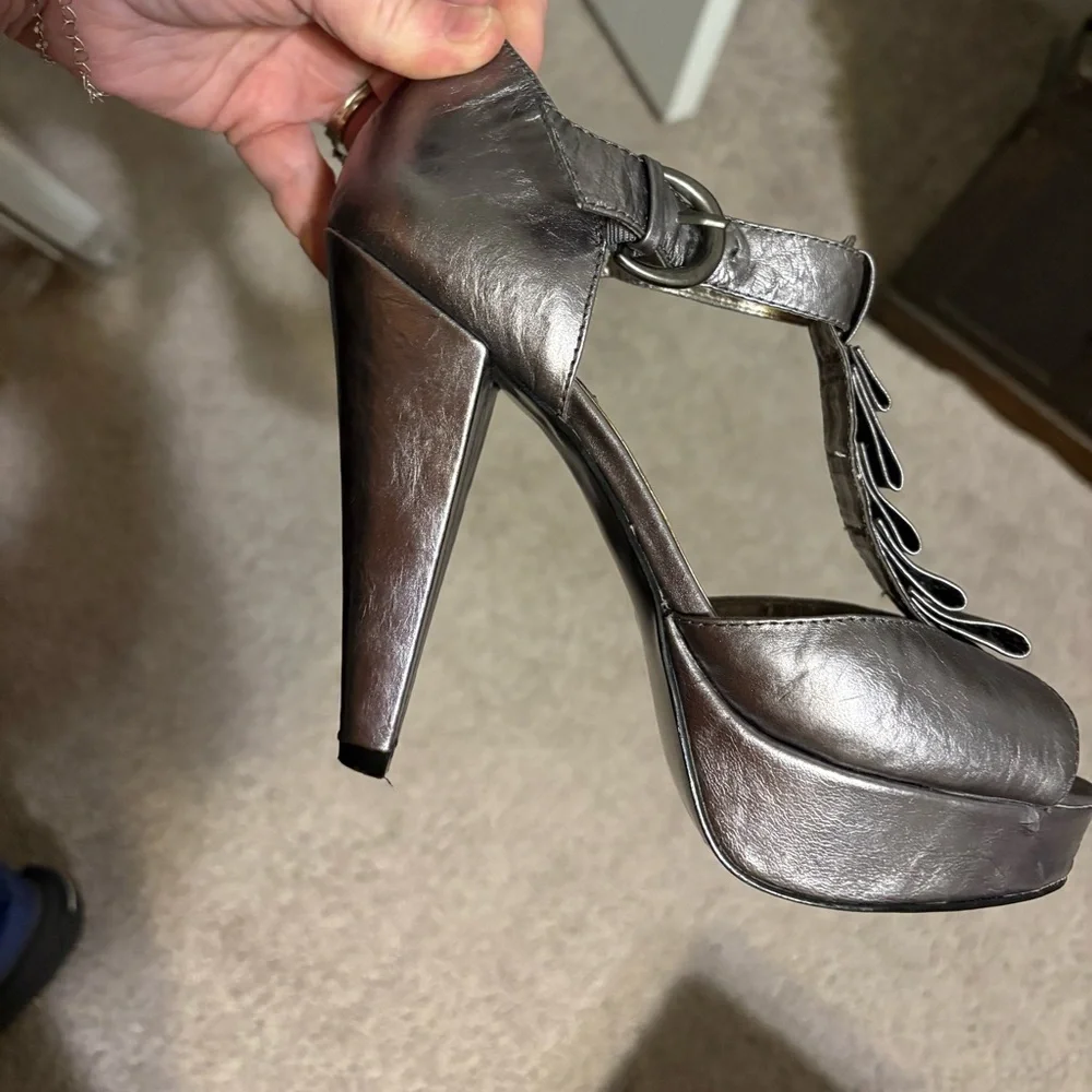 Steve Madden‎ Silver Platform Peep Toe Women's Size 7.0 M, Shoes